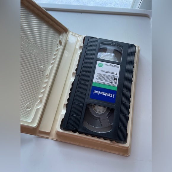 A Christmas Carol Vintage VHS 🎥🍿 - Picture 3 of 3